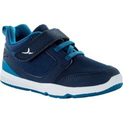 Buty do gimnastyki 550 I MOVE. Różowe buciki niemowlęce DOMYOS, z poliesteru, bez zapięcia. Za 69,99 zł.