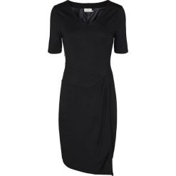 Sukienka "Signe" w kolorze czarnym. Czarne sukienki damskie Kaffe, l, bez wzorów, bez kołnierzyka, bez rękawów, kopertowe. W wyprzedaży za 242,95 zł.