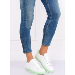 Trampki damskie biało-zielone 9118 GREEN. Zielone trampki i tenisówki damskie obuwie damskie, z tkaniny. Za 36,72 zł.