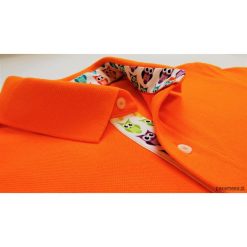 Koszulka polo pomarańczowa z wykończeniem w sowy. Pomarańczowe koszulki męskie Pakamera, m, bez wzorów, z bawełny, bez rękawów. Za 199,00 zł.
