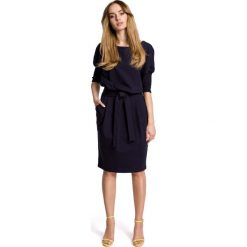 Granatowa Sukienka z Wiązanym Paskiem w Sportowym Stylu. Niebieskie sukienki balowe marki Molly.pl, l, oversize. Za 144,90 zł.