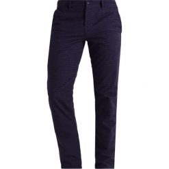 Chinosy męskie: BOSS Orange STAPERED Spodnie materiałowe dark blue