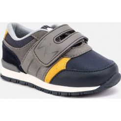 Mayoral - Buty dziecięce 19-25. Niebieskie trampki chłopięce Mayoral, bez wzorów, z bawełny, sportowe, z okrągłym noskiem, bez zapięcia. W wyprzedaży za 149,90 zł.