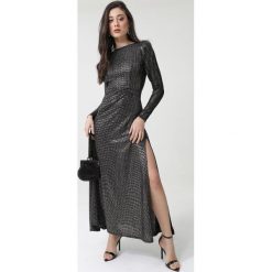 Czarna Sukienka Kian. Czarne sukienki damskie Born2be, na imprezę, s, bez wzorów, eleganckie, z okrągłym kołnierzem, z długim rękawem, długie, maxi. Za 149,99 zł.
