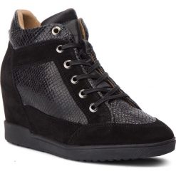 Sneakersy GEOX - D Carum C D84ASC 02241 C9999 Black. Czarne półbuty damskie Geox, bez wzorów, ze skóry, bez obcasa, na obcasie, bez zapięcia. W wyprzedaży za 379,00 zł.