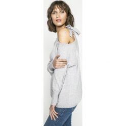 Swetry klasyczne damskie: Vila – Sweter