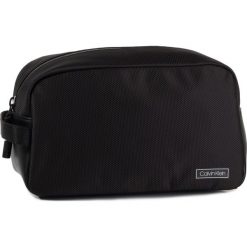 Kosmetyczka CALVIN KLEIN - Pro Washbag K50K505285 BDS. Czarne kosmetyczki męskie Calvin Klein, bez wzorów, z tkaniny. Za 299,00 zł.