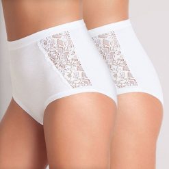 Dwupak klasycznych wysokich fig Elisa. Różowe figi damskie COTONELLA, w koronkowe wzory, z bawełny. Za 41,99 zł.