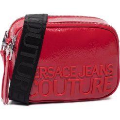 Torebka VERSACE JEANS COUTURE - E1VVBBM6 71412 500. Czerwone listonoszki damskie Versace Jeans Couture, bez wzorów, z jeansu, bez dodatków. W wyprzedaży za 519,00 zł.