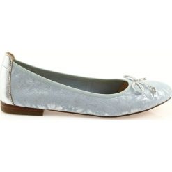 Caprice balerinki buty damskie 22102. Szare baleriny damskie Caprice, bez wzorów, ze skóry, klasyczne, na wysokim obcasie. W wyprzedaży za 229,00 zł.