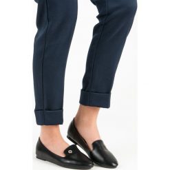 CZARNE LORDSY. Czarne baleriny damskie marki Merg, bez obcasa. Za 45,00 zł.