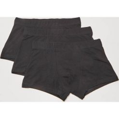 3 pack bokserek - Wielobarwn. Czarne bokserki męskie marki House, bez wzorów. Za 49,99 zł.