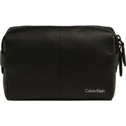 Kosmetyczki męskie: Calvin Klein DOUBLE TACK WASHBAG Kosmetyczka black