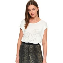 T-shirt z nadrukiem. Białe bluzki damskie Top Secret, z nadrukiem, z jeansu, eleganckie, bez kołnierzyka. W wyprzedaży za 29,99 zł.