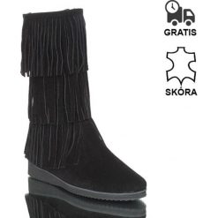 Kozaki z frędzlami (36). Czarne kozaki damskie Estetino, na spotkanie biznesowe, na wiosnę, ze skóry, boho, bez obcasa, bez zapięcia. Za 249,00 zł.
