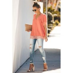 Damski t-shirt ALMARA PEACH. Pomarańczowe bluzki damskie Damski t-shirt ALMARA PEACH, s, bez wzorów, bez kołnierzyka. W wyprzedaży za 39,00 zł.