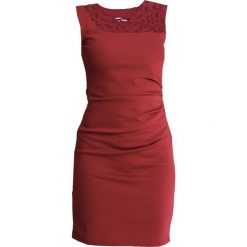 Kaffe INDIA VIVI DRESS Sukienka etui zinfandel. Czerwone sukienki Kaffe, xl, z dżerseju. Za 379,00 zł.