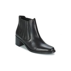 Botki Betty London PIKEL. Czarne botki damskie Betty London, bez obcasa, bez zapięcia. Za 219,45 zł.