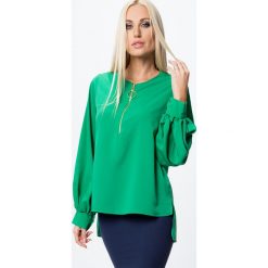 Koszula z rozszerzanymi rękawami zielona MP26022. Zielone bluzki damskie marki Fasardi, s, bez wzorów, bez kołnierzyka, bez rękawów. Za 39,00 zł.