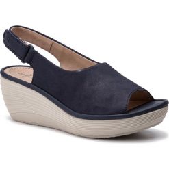 Sandały CLARKS - Reedly Shaina 261407064 Navy Nubuck. Niebieskie klapki damskie Clarks, bez wzorów, ze skóry, bez obcasa, na obcasie. Za 299,00 zł.