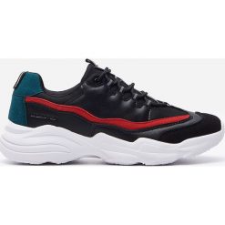 Sneakersy - Czarny. Czarne sneakersy damskie House, bez zapięcia. Za 149,99 zł.