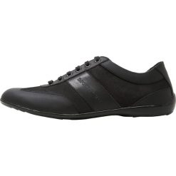 Emporio Armani DERBY ACTION Sneakersy niskie black. Czarne sneakersy męskie marki Emporio Armani, bez wzorów, ze skóry, bez zapięcia. Za 759,00 zł.