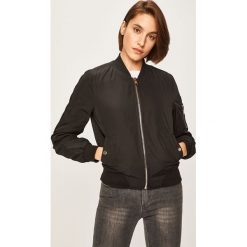 Answear - Kurtka. Czarne kurtki damskie ANSWEAR, s, bez wzorów, z poliesteru, krótkie. Za 169,90 zł.