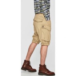 G-Star Raw - Szorty. Brązowe spodenki i szorty męskie G-Star RAW, bez wzorów, z elastanu, retro. Za 399,90 zł.