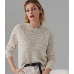 Sweter o ażurowym splocie - Kremowy. Białe swetry damskie Mohito, xl, bez wzorów, ze splotem, bez rękawów, bez kaptura. Za 119,99 zł.