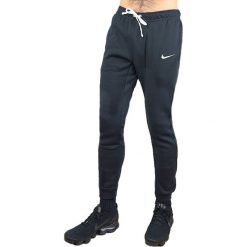 Nike Team Club 19 Fleece Pant AJ1468-010 spodnie męskie czarne XL. Czarne spodnie męskie Nike, na co dzień, xl, bez wzorów, z bawełny. W wyprzedaży za 149,99 zł.