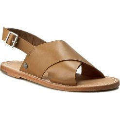 Sandały PEPE JEANS - Malibu Crossed PLS90243 Nut Brown 877. Pomarańczowe klapki damskie Pepe Jeans, bez wzorów, z jeansu, bez obcasa. W wyprzedaży za 199,00 zł.