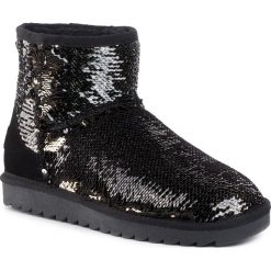 Buty COLORS OF CALIFORNIA - HC.YW050 Black. Czarne kozaki damskie Colors of California, na zimę, ze skóry ekologicznej, na niskim obcasie, bez zapięcia. W wyprzedaży za 269,00 zł.