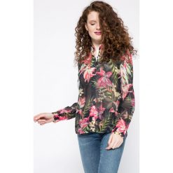 Guess Jeans - Koszula. Bluzki damskie Guess Jeans, s, z aplikacjami, z poliesteru, casualowe, bez kołnierzyka, z długim rękawem. W wyprzedaży za 199,90 zł.