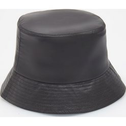 Kapelusz typu bucket hat - Czarny. Czarne kapelusze damskie marki Reserved. W wyprzedaży za 14,99 zł.
