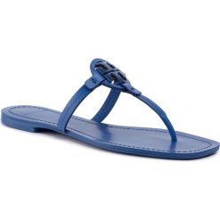 Japonki TORY BURCH - Mini Miller 57831 Nautical Blue 408. Niebieskie klapki damskie Tory Burch, bez wzorów, ze skóry, bez obcasa. Za 769,00 zł.