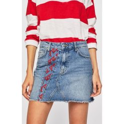 Pepe Jeans - Spódnica Dani Archive. Niebieskie spódniczki damskie Pepe Jeans, na co dzień, s, bez wzorów, z bawełny, casualowe, mini, proste. W wyprzedaży za 199,90 zł.