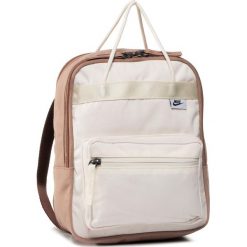 Plecak NIKE - BA6098 110 Beżowy. Brązowe plecaki męskie Nike, bez wzorów, z materiału, sportowe. Za 149,00 zł.