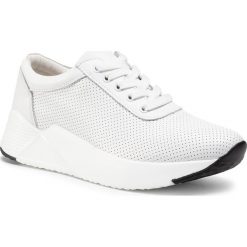 Sneakersy KEDDO - 807351/07-07E White. Białe półbuty damskie Keddo, bez wzorów, ze skóry, bez obcasa, na płaskiej podeszwie, bez zapięcia. W wyprzedaży za 189,00 zł.