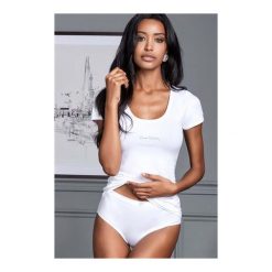 Bluzka Mais Pierre Cardin Biała. Białe bluzki damskie marki Pierre Cardin SX, bez wzorów, klasyczne, z klasycznym kołnierzykiem, bez rękawów. Za 55,90 zł.