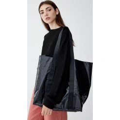 Sweter z dzianiny z fakturą. Swetry damskie Pull&Bear. Za 79,90 zł.