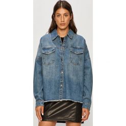 Vero Moda - Koszula jeansowa. Niebieskie bluzki damskie Vero Moda, s, bez wzorów, z bawełny, casualowe, bez kołnierzyka, z długim rękawem. Za 189,90 zł.