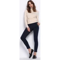 Granatowe Jegginsy No Accident. Szare jeansy damskie Born2be, xl, bez wzorów. Za 39,99 zł.