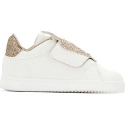 Buty sportowe na rzep z truskawką 19-25. Szare buty dziewczęce sportowe marki La Redoute Collections, z materiału, na obcasie. Za 88,16 zł.