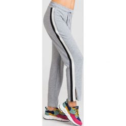SPODNIE SUBDOLO WEEKEND MAX MARA. Szare spodnie damskie Weekend Max Mara, xs, z materiału. Za 377,40 zł.