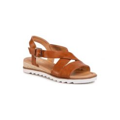 Clara Barson W17SS824-16 Brązowy. Pomarańczowe sandały damskie Clara Barson, bez wzorów, ze skóry ekologicznej, bez obcasa, bez zapięcia. Za 79,99 zł.
