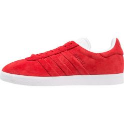 Adidas Originals GAZELLE STITCH AND TURN Tenisówki i Trampki collegiate red/footwear white. Czerwone tenisówki damskie adidas Originals, z materiału. Za 449,00 zł.