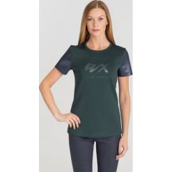 BLUZKA REGULAR FIT ARMANI EXCHANGE. Czarne bluzki damskie Armani Exchange, s, z nadrukiem, klasyczne, z okrągłym kołnierzem, z krótkim rękawem. Za 159,50 zł.