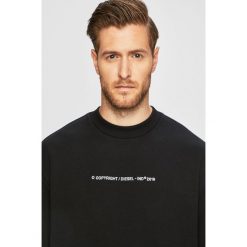 Diesel - Bluza. Czarne bluzy męskie Diesel, s, bez wzorów, z bawełny, z okrągłym kołnierzem, bez rękawów, z kapturem. W wyprzedaży za 399,90 zł.
