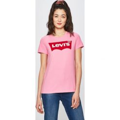 Levi's - Top. Różowe topy damskie Levi's®, s, z nadrukiem, z bawełny, z okrągłym kołnierzem. W wyprzedaży za 79,90 zł.