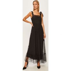 Red Valentino - Sukienka. Czarne sukienki damskie Red Valentino, na co dzień, m, bez wzorów, z jedwabiu, casualowe, z dekoltem karo, bez rękawów, midi, proste. W wyprzedaży za 2299,00 zł.